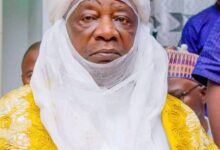 Sarkin Ilorin ya dakatar da wani basaraken gargajiya