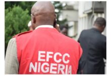 EFCC ta gurfanar da wasu da ake zargi bisa aikata laifin zambar dalar America 700,000